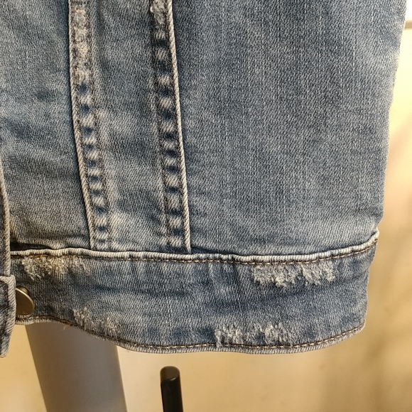 Distressed Jean Vest - Picture 4 of 11